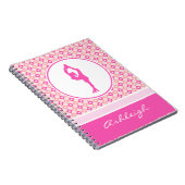 Rosa Checkered Diamant-Zahl Skater mit Monogramm Notizblock (Rechte Seite)