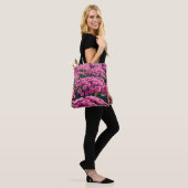 Rosa Chrysanthemen-Tragetasche Tasche (Am Model)