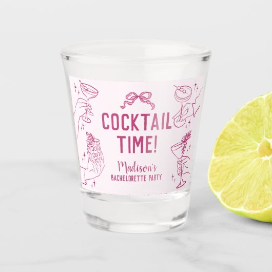 Rosa Cocktail Party Retro Bachelorette Favoriten Schnapsglas (Vorderseite)