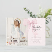 Rosa Coquette Bow Foto Geburtstag Einladung (Stehend Vorderseite)