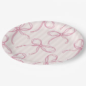 Rosa Coquette Bow Pastel Streifen Tischdekor Pappteller (Schrägansicht)
