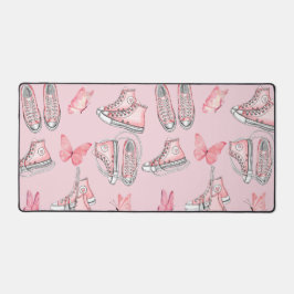 Rosa Coquette Stil High Top Gym Schuhe und Blume Schreibtischunterlage