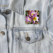 Rosa Crocses Frühlingsblume Button (Beispiel)