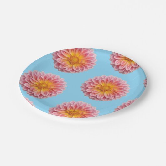 Rosa Dahlia- und Taubentropfen Pappteller (Schrägansicht)