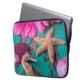 Rosa Daises und Seepferd mit Starfish Laptopschutzhülle (Vorderseite Links)