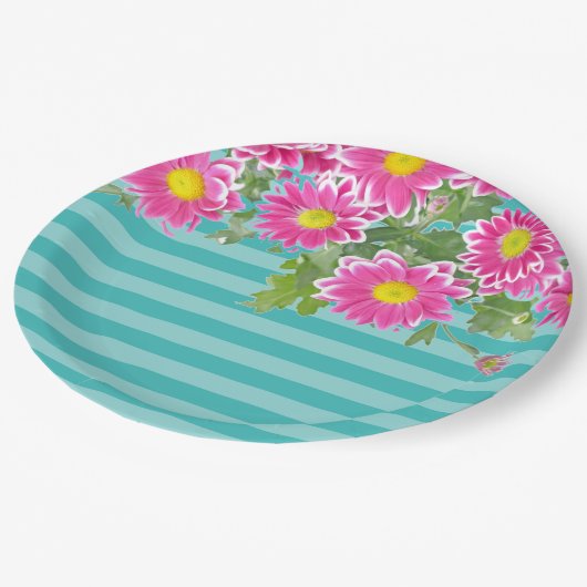 Rosa Daisy Blume auf Türkis Streifen Pappteller (Schrägansicht)