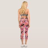 Rosa Daisy Blume und Hummelmuster Capri Leggings (Rückseite)