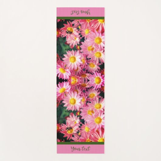 Rosa Daisy Blume und Hummeln Personalisiert Yogamatte (Vorderseite)