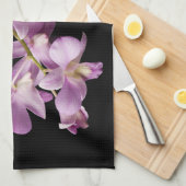 Rosa Dendrobium-Orchideen-Blume auf Schwarzem - Geschirrtuch (Viertel Falte)