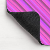 Rosa diagonale Streifen Mousepad (Ecke)