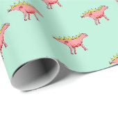 Rosa Dinosaurier-Muster auf blass blau Geschenkpapier (Rolleneckpunkt)