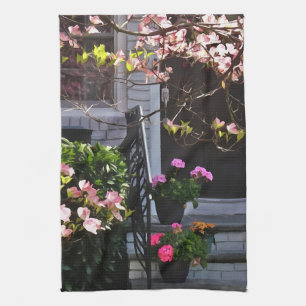 Rosa Dogwood und Pots of Geraniums Geschirrtuch