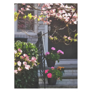 Rosa Dogwood und Pots of Geraniums Tischdecke