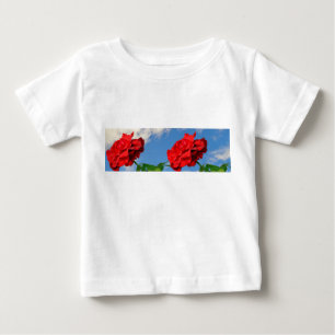 Rosa Don Juan mit blauem Himmel Baby T-shirt