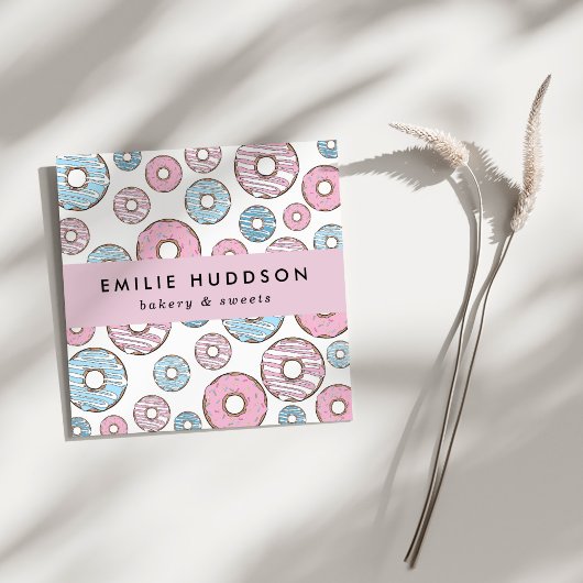 Rosa Donuts, blaue Donuts, Kuchenladen, Konditorei Quadratische Visitenkarte