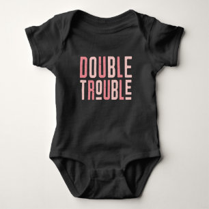 Rosa Doppelte Probleme T-Shirt Baby Strampler
