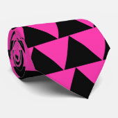 rosa Dreieck. Krawatte (Gerollt)