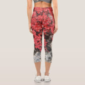 Rosa Efeu Blätter Herbststeinwand Capri Leggings (Rückseite)