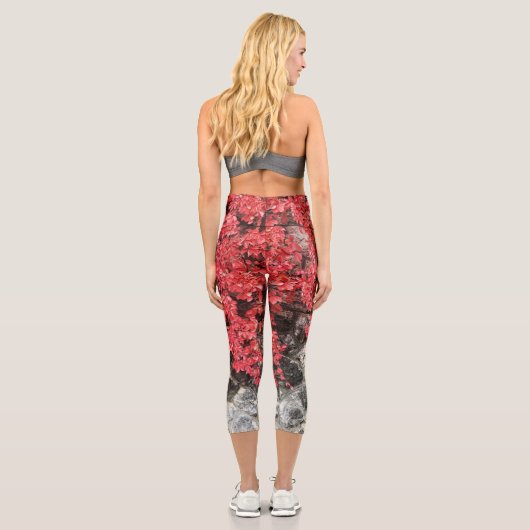 Rosa Efeu Blätter Herbststeinwand Capri Leggings (Rückseite)
