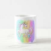 Rosa Einhorn auf dem T - Shirt mit Regenbogenunter Kaffeetasse (Mittel)
