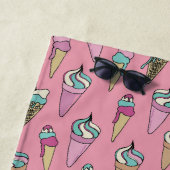 Rosa Eiscreme-Kronmuster Strandtuch (Beispiel)