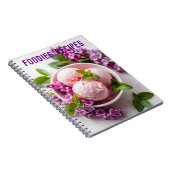 Rosa Eiscreme mit Lilac Blume Feinschmecker Rezept Notizblock (Rechte Seite)