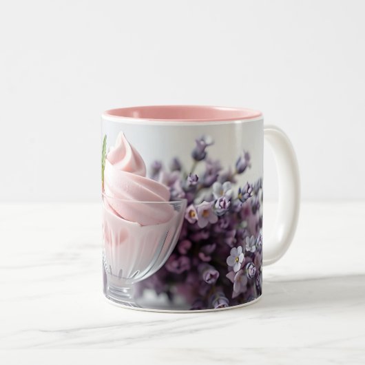 Rosa Eiscreme mit Lilac-Blume und grüner Minze Zweifarbige Tasse (VorderseiteRechts)