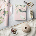 Rosa Elegant Eukalyptus Greenerity Wedding Geschenkpapier<br><div class="desc">Herrlicher pastellrosa Hintergrund mit rot-rosa Blume mit grünen Akzenten und einem hübschen Eukalyptus. Schön! So hübsch für Brautparty oder Hochzeit.</div>