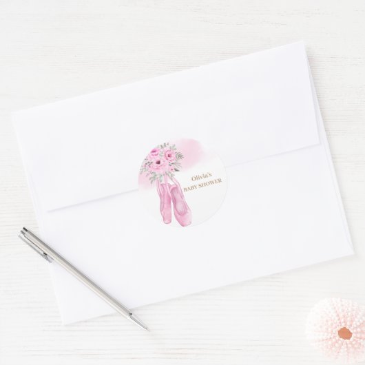 Rosa Elegante Blütenballerina Schuhe Babydusche Runder Aufkleber (Umschlag)