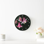 Rosa Elfenblume Runde Wanduhr (Zuhause)
