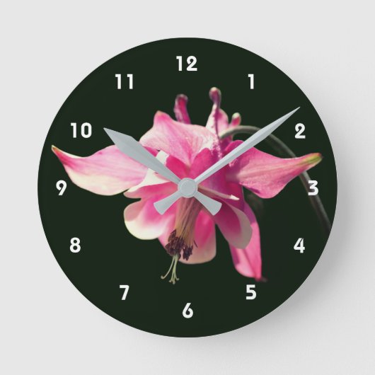 Rosa Elfenblume Runde Wanduhr (Vorderseite)