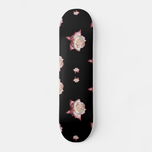 Rosa emaillierte Rose in Schwarz Skateboard (Vorderseite)