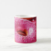 Rosa Erdbeere Donuts Kaffeetasse (Mittel)