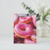 Rosa Erdbeere Donuts Postkarte (Stehend Vorderseite)