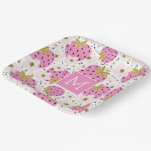 Rosa Erdbeeren Custom Monogram Pappteller (Gewinkelt)