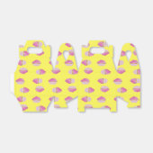 Rosa Erdbeerkuchen auf gelb Geschenkschachtel (Ungefaltet)