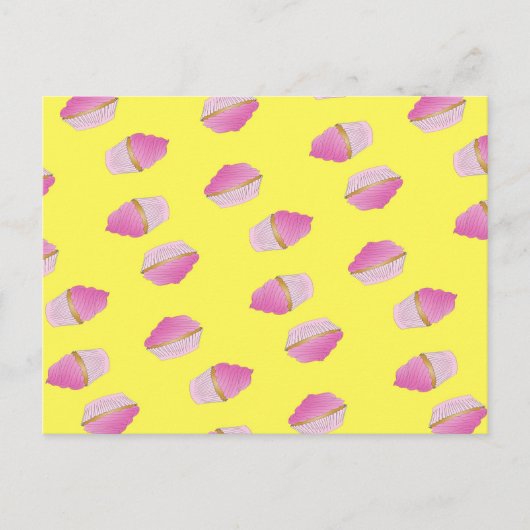 Rosa Erdbeerkuchen auf gelb Postkarte (Vorderseite)