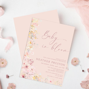 Rosa errötendes Baby in Blüten-Wildblumen-QR-Baby- Einladung
