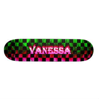 Rosa Feuer auf dem Skateboard Vanessa und Flammen