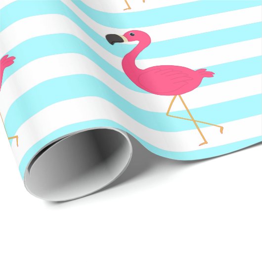 Rosa Flamingo auf hellen aquamarinen Streifen Geschenkpapier (Rolleneckpunkt)