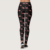 Rosa Flamingo auf schwarzem Hintergrund Leggings (Rückseite)