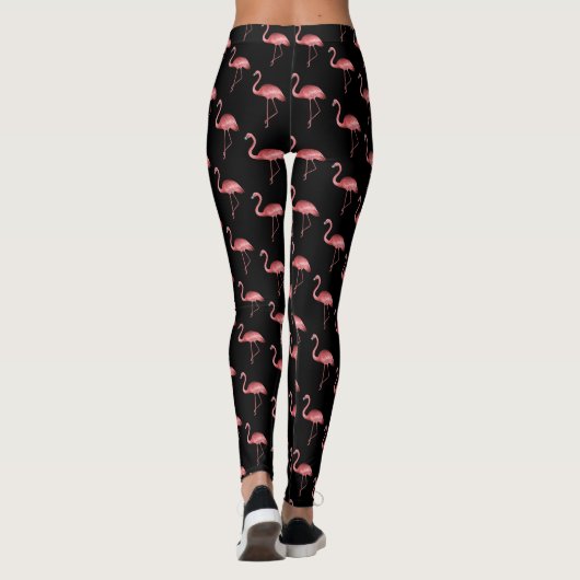 Rosa Flamingo auf schwarzem Hintergrund Leggings (Rückseite)