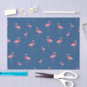 Rosa Flamingo-Muster auf blau Seidenpapier (Handwerk)