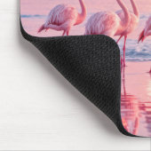 Rosa Flamingos am rosa Strand Mousepad (Ecke)