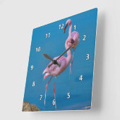 Rosa Flamingos am See Quadratische Wanduhr (Winkel)