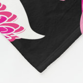 Rosa Flamingos, dunkles, nahtloses Muster. Fleecedecke (Ecke)