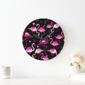 Rosa Flamingos, dunkles, nahtloses Muster. Große Wanduhr (Zuhause)