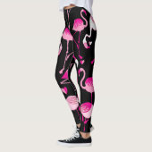Rosa Flamingos, dunkles, nahtloses Muster. Leggings (Links)