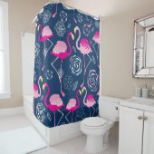 Rosa Flamingos: Grafisches dunkles Muster Duschvorhang (Beispiel)