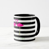 Rosa Flamingos, Schwarz-weiße Streifen, Personalis Tasse (VorderseiteRechts)